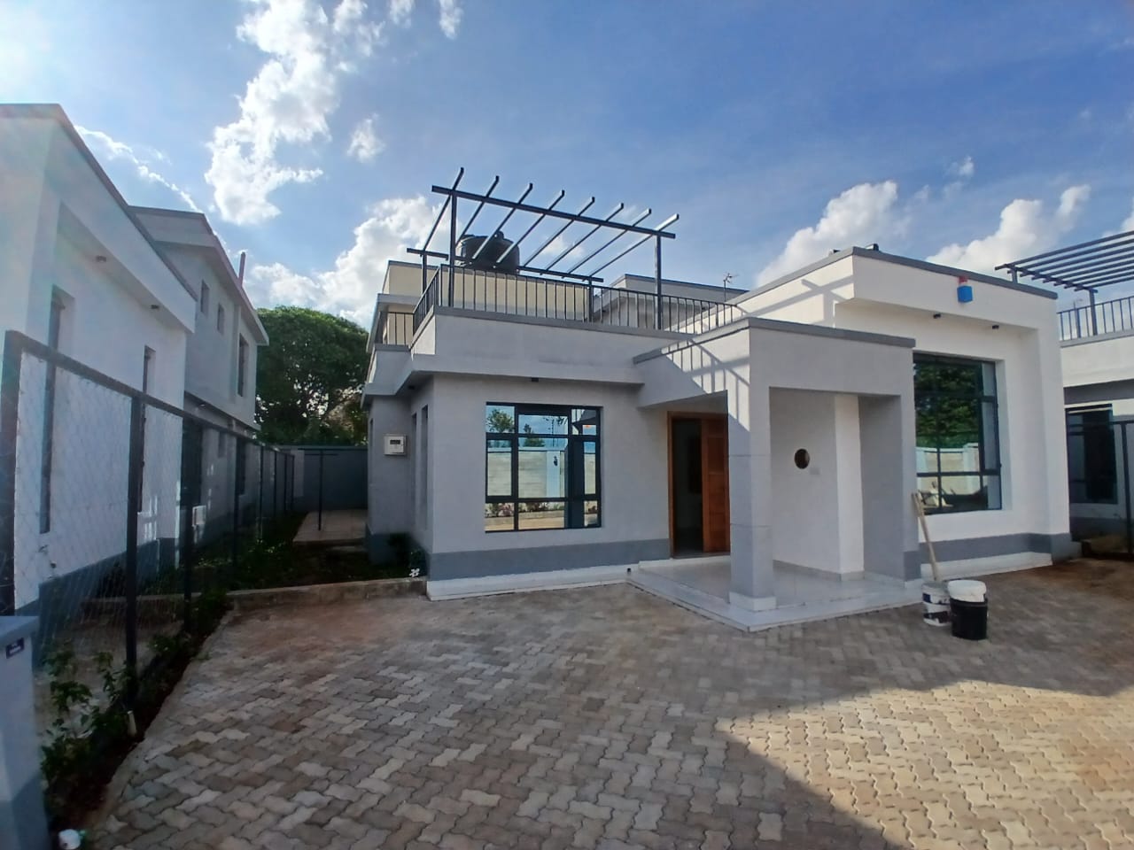 4 BEDROOM ALL ENSUITE