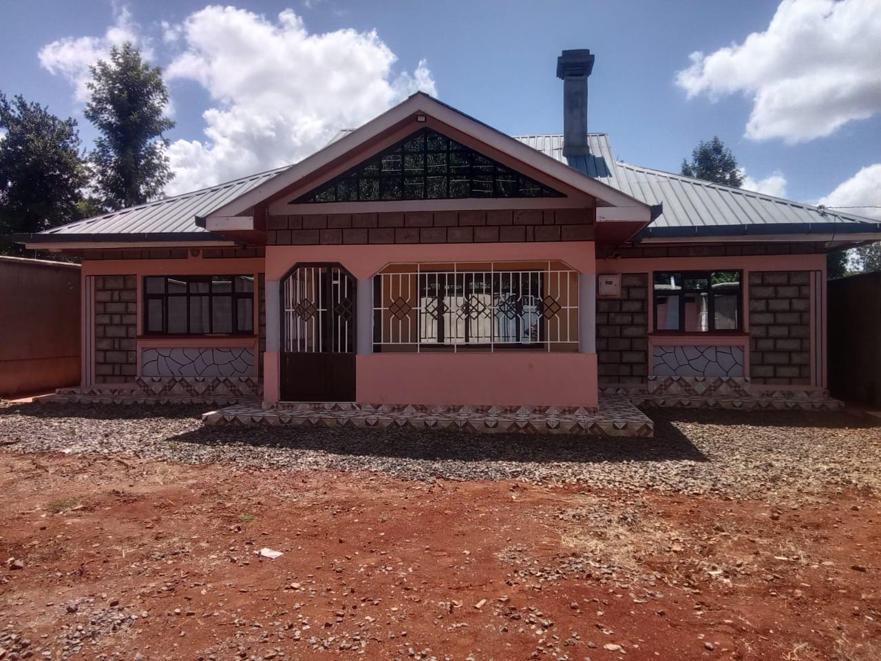 3 BEDROOM HOUSE