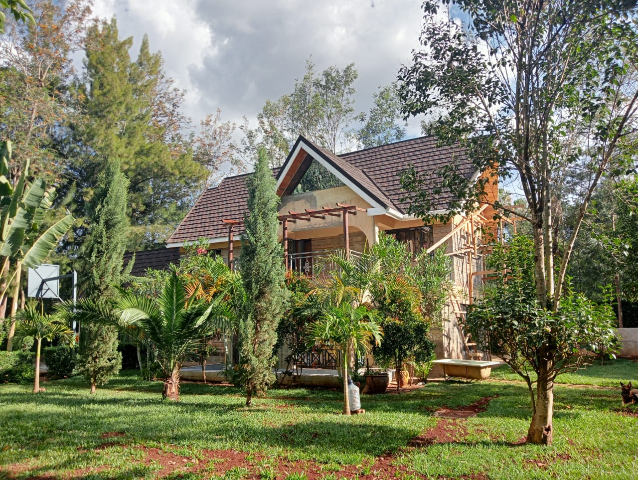 4 BEDROOM HOUSE