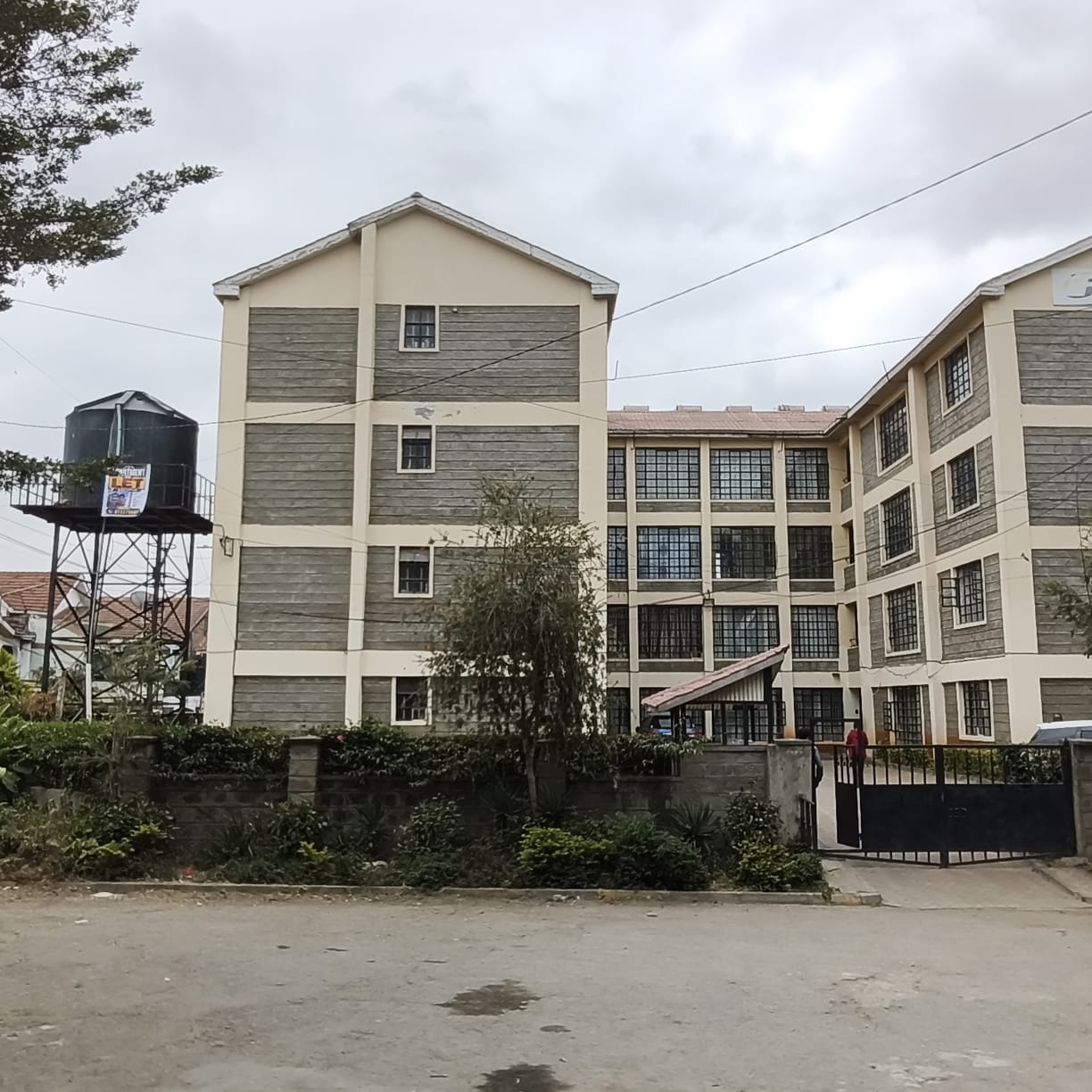 BLOCK OF APARTMENT SITTING ON 3/4 ACRE PIECE OF LAND