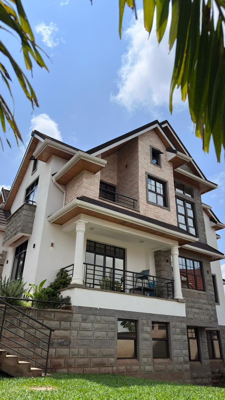 6 BEDROOM HOUSE