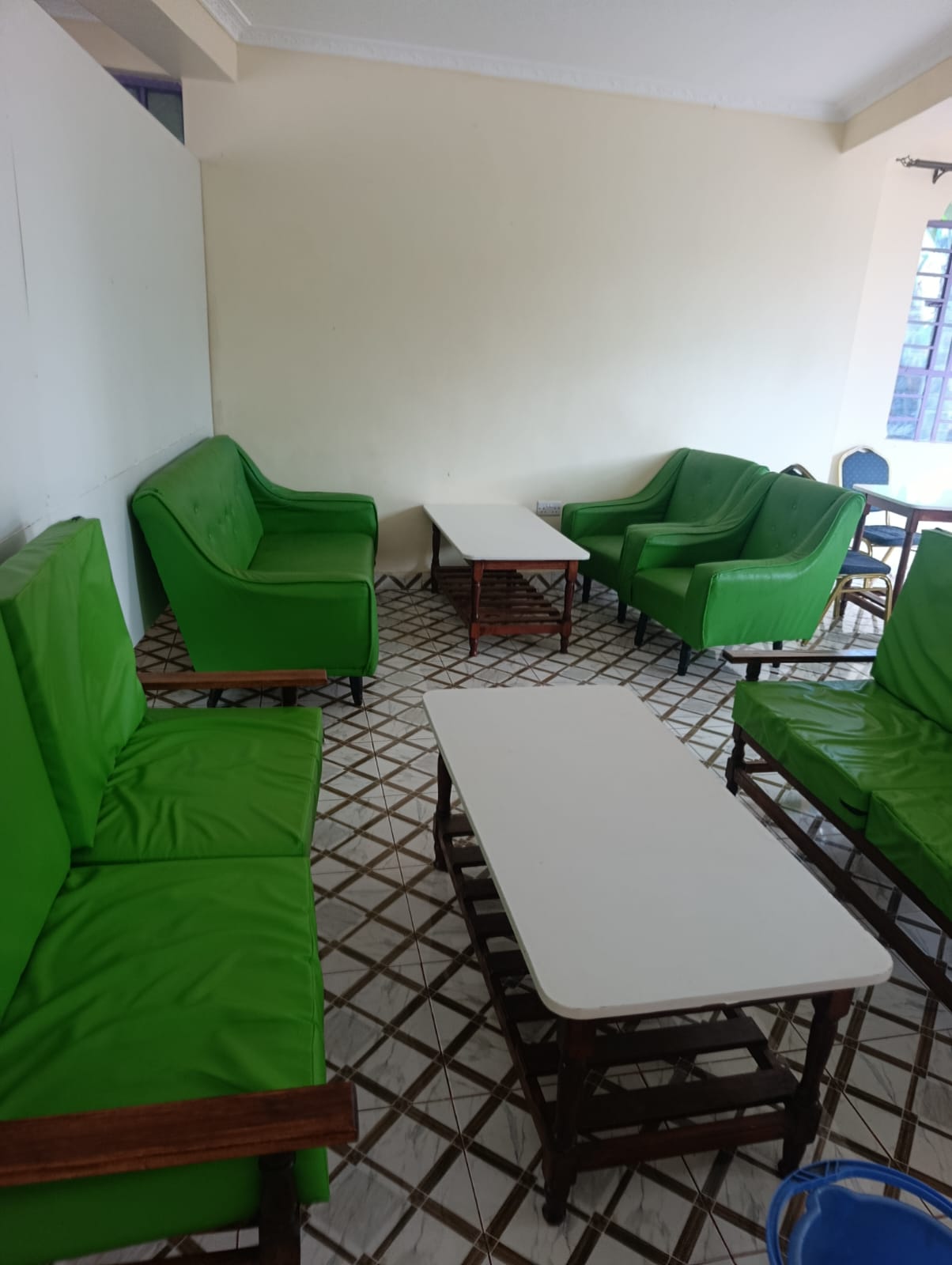 10 BEDROOM HOUSE SITTING ON 100 BY 100 PLOT